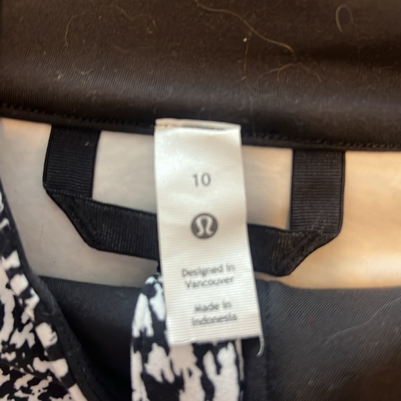 Lululemon zip up jacket - Picture 3 of 3